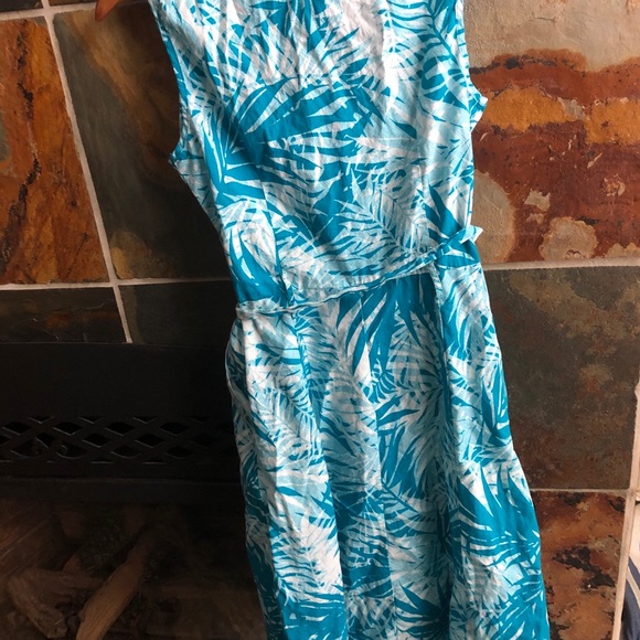 Sz s mme gabrielle palm print halter button down - Picture 5 of 6